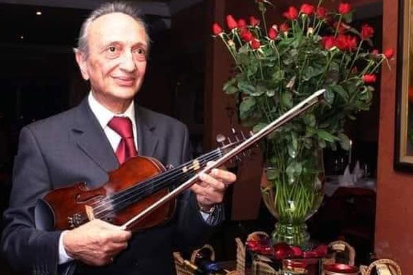 المغني والموسيقي المغربي مارسيل بوطبول