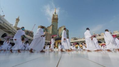 ضيوف الرحمان يؤدون طواف الإفاضة بالمسجد الحرام