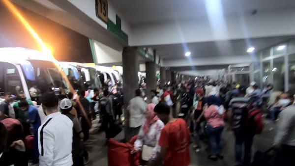 محطات نقل المسافرين بالدار البيضاء .. ليلة البحث عن السفر بأي وسيلة | MCG24 | موقع إلكتروني مغربي شامل متجدد على مدار الساعة محطات نقل المسافرين بالدار البيضاء .. ليلة البحث عن السفر بأي وسيلة