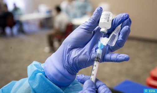توسيع الاستفادة من عملية التلقيح لتشمل الفئات العمرية 65 سنة فما فوق