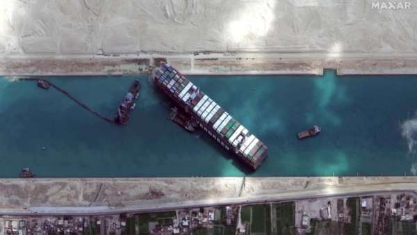 مصر تُخفّض التعويض المطلوب عن جنوح سفينة إيفر غيفن بقناة السويس إلى 550 مليون دولار