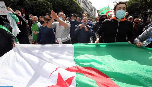 عشرات الجزائريين ينظمون مسيرة بجنيف تنديدا باشتداد القمع في بلادهم
