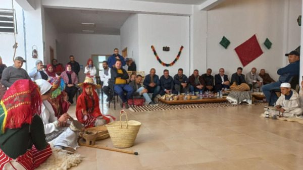 الحسيمة .. معرض يسلط الضوء على غنى وتنوع روافد التراث الفني بمنطقة الريف | MCG24 | موقع إلكتروني مغربي شامل متجدد على مدار الساعة الحسيمة .. معرض يسلط الضوء على غنى وتنوع روافد التراث الفني بمنطقة الريف