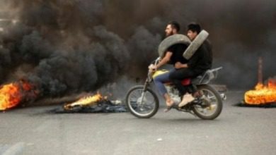 تجدد المواجهات العنيفة في بغداد وسقوط 23 قتيلا منذ الاثنين | MCG24 | موقع إلكتروني مغربي شامل متجدد على مدار الساعة تجدد المواجهات العنيفة في بغداد وسقوط 23 قتيلا منذ الاثنين