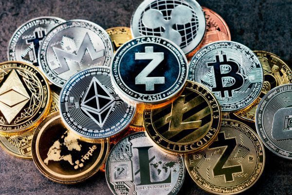 خبير عملات مشفرة يتحدث عن مغادرة آلاف المطورين الولايات المتحدة لموقفها من القطاع عملات مشفرة