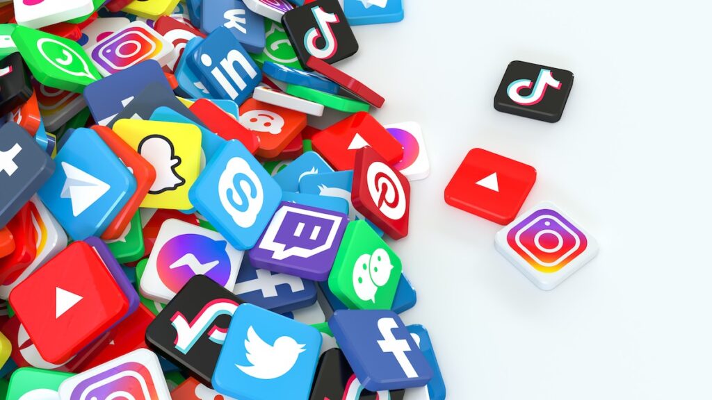 Social media | MCG24 | موقع إلكتروني مغربي شامل متجدد على مدار الساعة