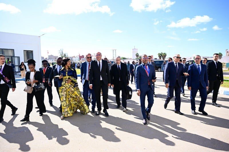 وفد برلماني إفريقي في جولة ميدانية بمدينة العيون للاطلاع على مشاريع التنمية.