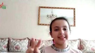 شاهد كيف تقضي طفلة وقت فراغها في زمن الحجر الطبي