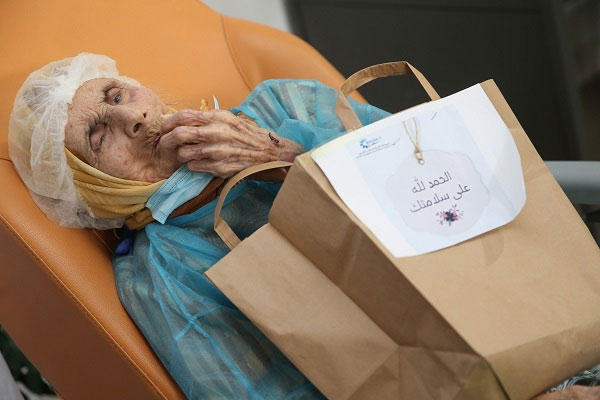 فاس: مسنة عمرها 110 سنة تتعافى من كوفيد 19