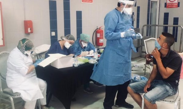الفاعلون في قطاع الصيد البحري بميناء طنجة يخضعون للتحاليل المخبرية | MCG24 الفاعلون في قطاع الصيد البحري بميناء طنجة يخضعون للتحاليل المخبرية