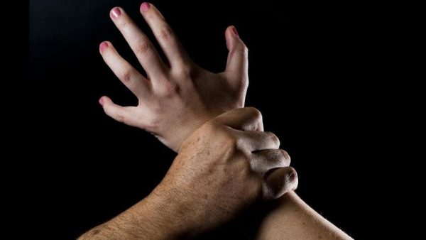 السلطات اللبنانية توقف ثلاثة مصريين متهمين في قضية اغتصاب جماعي