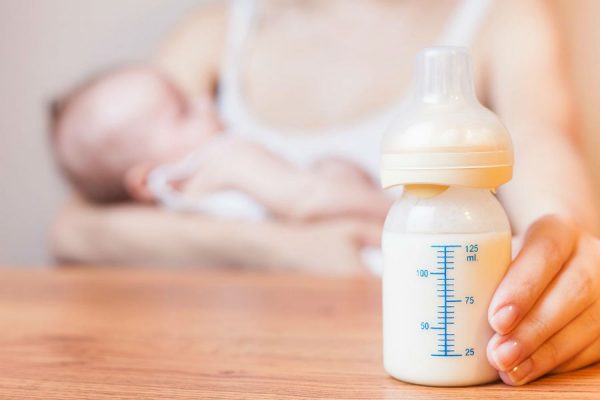 كمية كبيرة من الميكروبلاستيك تتأتى من زجاجات حليب الرضع