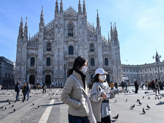 women-piazza-del-duomo-milan-feb-2020 | MCG24 | موقع إلكتروني مغربي شامل متجدد على مدار الساعة