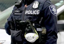 police usa | MCG24 السجن أربعة أشهر لدنماركي عطس بوجه شرطيين وصرخ "كورونا"