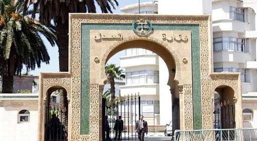 انطلاق العمل بأجهزة محطة الدفع الإلكتروني في عمليات استخلاص المداخيل بالمحكمة التجارية بالدار البيضاء