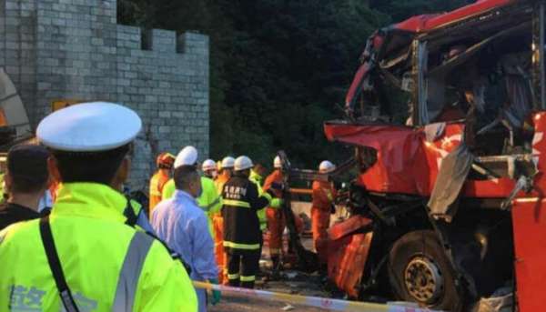 127-103604-collision-between-truck-bus-kills-11-china_700x400 | MCG24 | موقع إلكتروني مغربي شامل متجدد على مدار الساعة