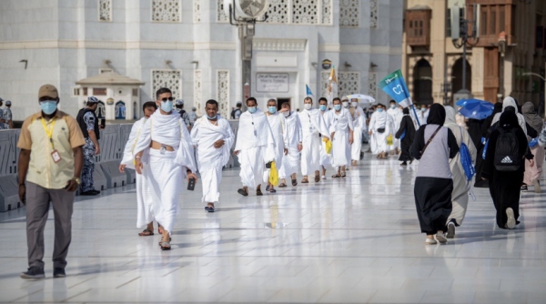 ضيوف الرحمن يتوافدون الى المسجد الحرام لأداء طواف القدوم