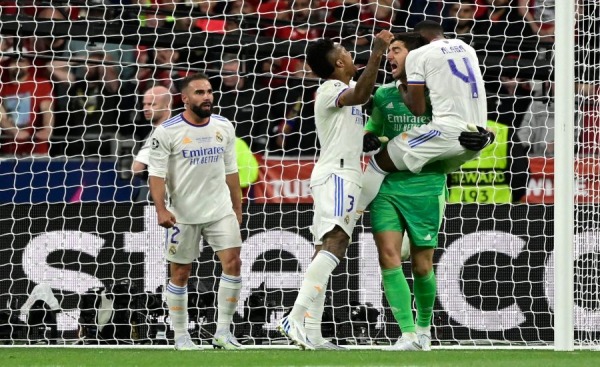 ريال مدريد يتوج بلقبه الرابع عشر بفوزه على ليفربول | MCG24 ريال مدريد يتوج بلقبه الرابع عشر بفوزه على ليفربول