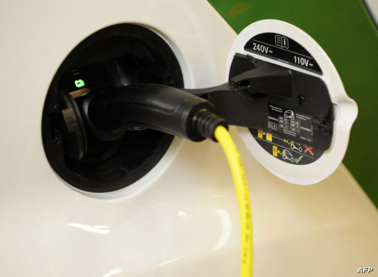 FRANCE-INDUSTRY-AUTO-ELECTRIC | MCG24 السيارات الجديدة العاملة بمحركات حرارية