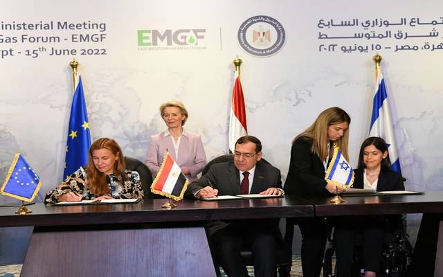 مصر وإسرائيل توقعان مذكرة تفاهم لزيادة صادرات الغاز إلى الاتحاد الأوروبي