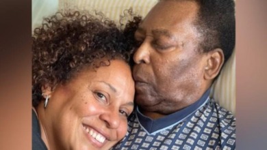 عائلة بيليه تمضي يوم الميلاد بجانبه