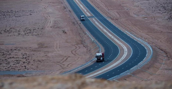 الطريق الوطنية رقم 1 بين تيزنيت والداخلة