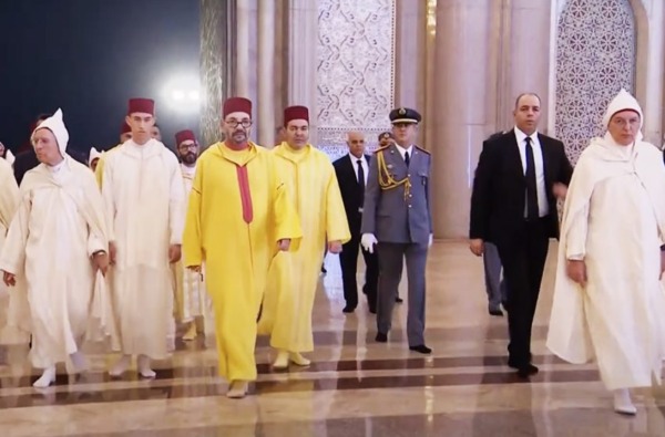أمير المؤمنين يترأس بمسجد الحسن الثاني بالدار البيضاء حفلا دينيا إحياء لليلة القدر المباركة | MCG24 | موقع إلكتروني مغربي شامل متجدد على مدار الساعة أمير المؤمنين يترأس بمسجد الحسن الثاني بالدار البيضاء حفلا دينيا إحياء لليلة القدر المباركة