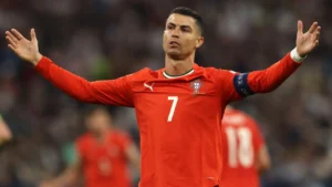رونالدو يرتدي قميص المنتخب البرتغالي أثناء مشاركته في مباراة دولية استعدادًا لكأس العالم 2026
