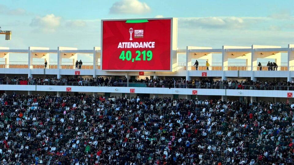 جماهير تدخل ملعب أكادير الكبير خلال كأس إفريقيا