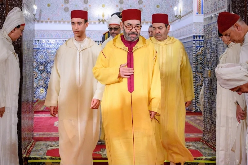 الملك محمد السادس يحيي ليلة القدر بالقصر الملكي بالرباط ويشرف على توزيع جوائز القرآن الكريم بحضور ولي العهد الأمير مولاي الحسن وشخصيات رسمية