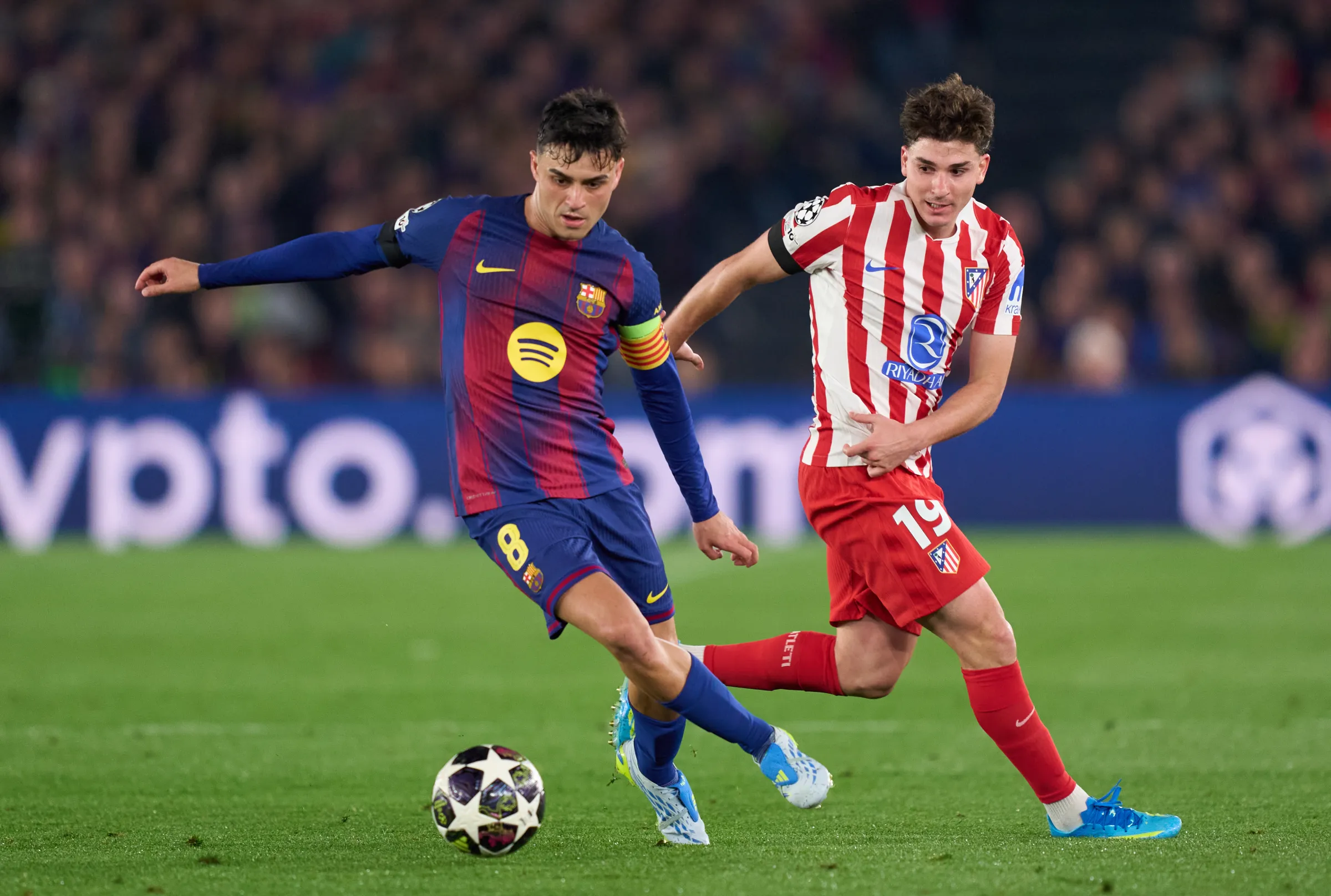 أتلتيكو مدريد يحتفل بالتأهل أمام برشلونة في دوري أبطال أوروبا