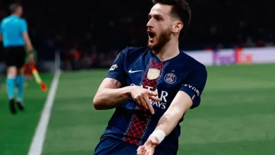 و باريس سان جرمان يحتفلون بهدف أمام ليفربول في دوري أبطال أوروبا