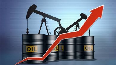 image-1-2 | MCG24 | موقع إلكتروني مغربي شامل متجدد على مدار الساعة Oil barrels and pumpjacks with a red upward arrow indicating rising oil prices
