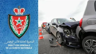 Emblem of the Direction Générale de la Sûreté Nationale on blue background, beside a two‑car front‑end collision with traffic cones on a highway.