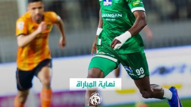 715264421_1001872608867385_3541374403274113437_n | MCG24 | موقع إلكتروني مغربي شامل متجدد على مدار الساعة Soccer player in a green kit dribbles the ball during a match; final score 1–0.