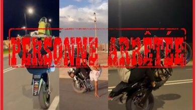 Three motorcyclists performing wheelies on a road, overlaid with a bold red 'PERSONE ARRETEÉ' stamp.