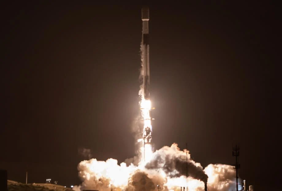 1515454848 | MCG24 | موقع إلكتروني مغربي شامل متجدد على مدار الساعة Rocket lifts off from a launch pad at night, bright flame and dense smoke billowing around the base.