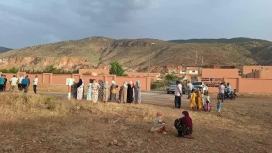 سكان أمام محطة معالجة المياه بأفورار | MCG24 | موقع إلكتروني مغربي شامل متجدد على مدار الساعة سكان أمام محطة معالجة المياه بأفورار