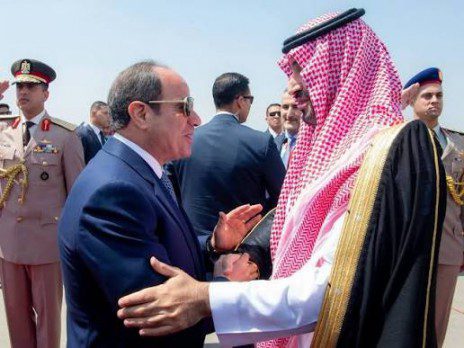ولي العهد السعودي يصل إلى القاهرة للقاء السيسي