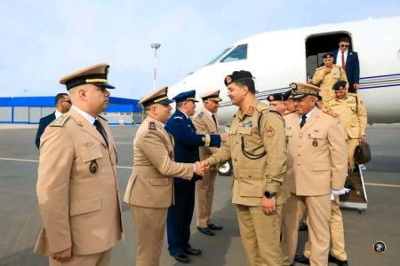 حفتر يتابع تدريبات المظليين المغاربة زيارة خالد حفتر للمغرب